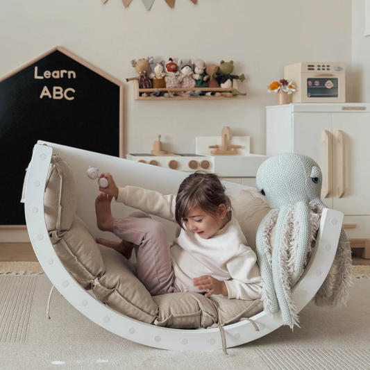Montessori plezalni lok za otroke – leseni Pikler lok za plezanje in razvoj motorike (LUOTO II)