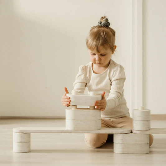 Montessori gred za ravnotežje za otroke – lesena ravnotežnostna steza (POLKU M)