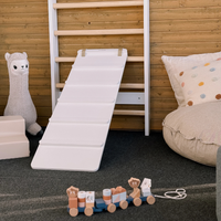 Montessori drsna rampa in plezalna klančina za Pikler lok – bela barva (TUOHI II)