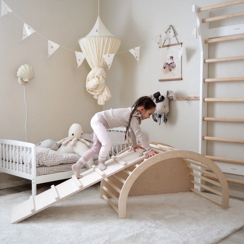 Montessori drsna rampa in plezalna klančina za Pikler lok – bela barva (TUOHI II)