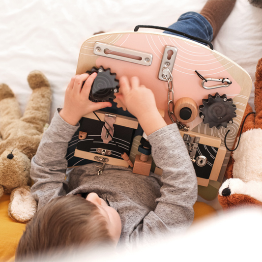 Montessori aktivnostna tabla s ključavnicami in zobniki