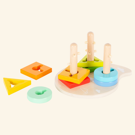 Montessori igra vstavljanja oblik in barv za razvoj motoričnih spretnosti